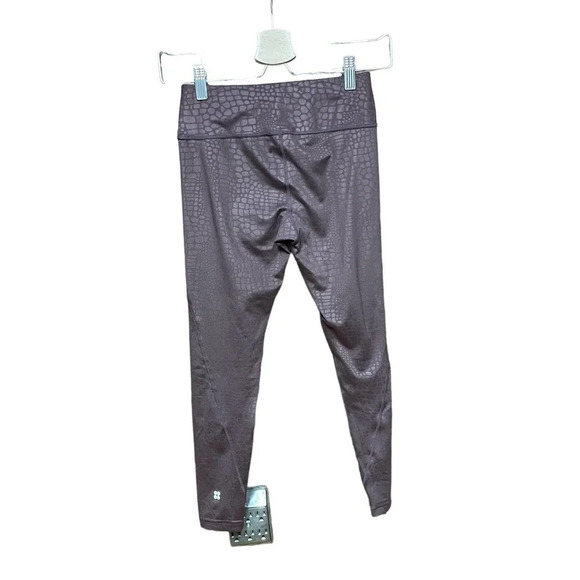 Sweaty Betty All Day‎ Embossed Crocodile 7/8 Leggings Maroon Red Size XS - Picture 4 of 9